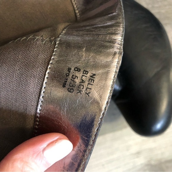 DKNY Black Heeled Round Toe Black Boots 8.5 - Picture 7 of 9